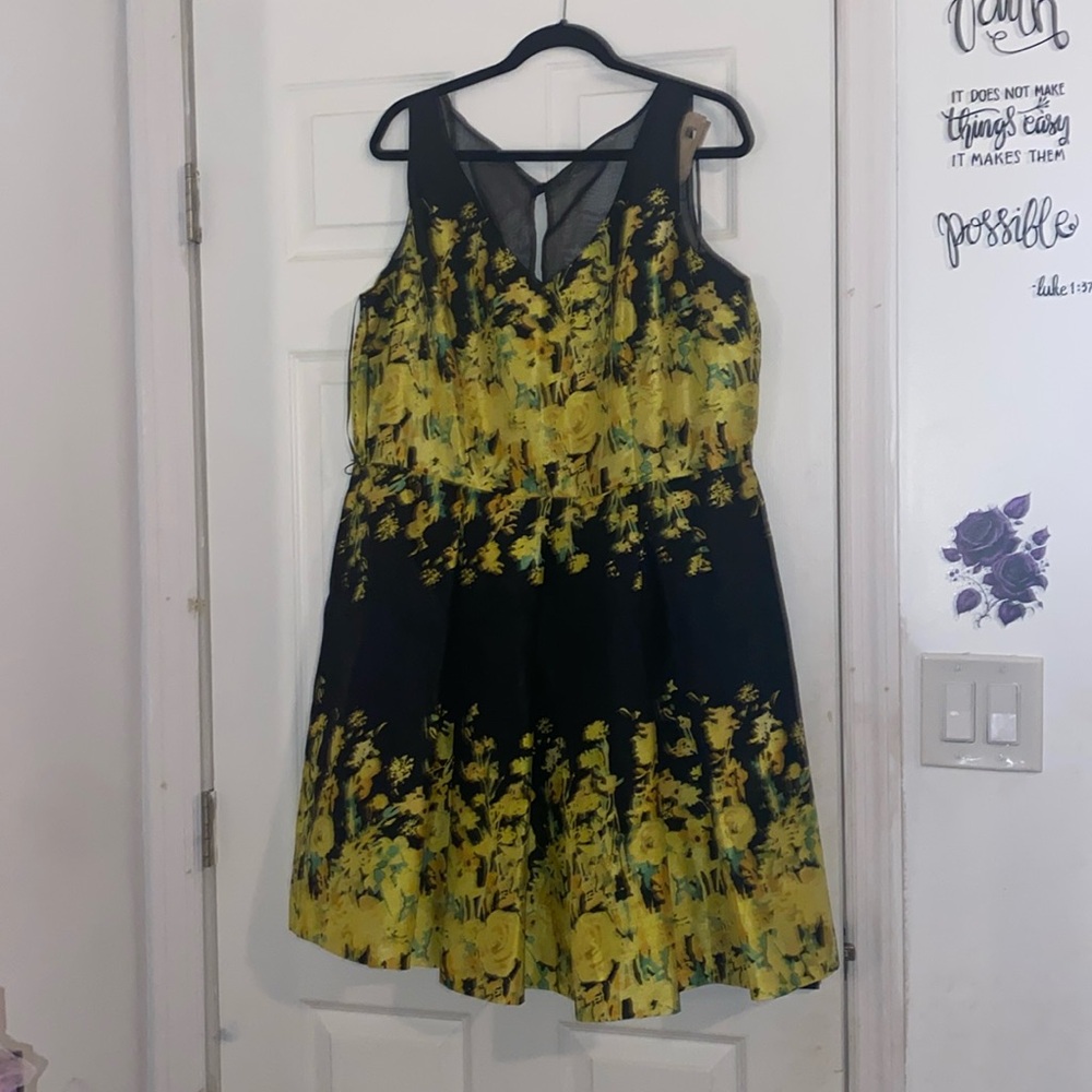 Danny and Nicole Black and Yellow Floral Cocktail